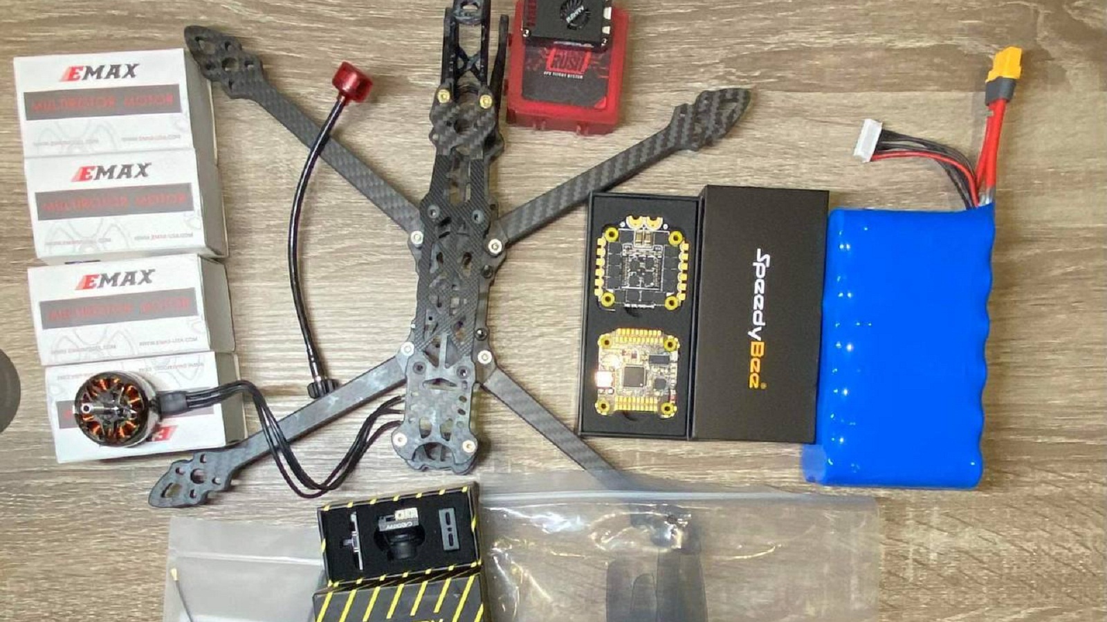 Το Κίεβο δίνει οδηγίες στους πολίτες πώς να συναρμολογήσουν οι ίδιοι ντρόουν για τον στρατό-1