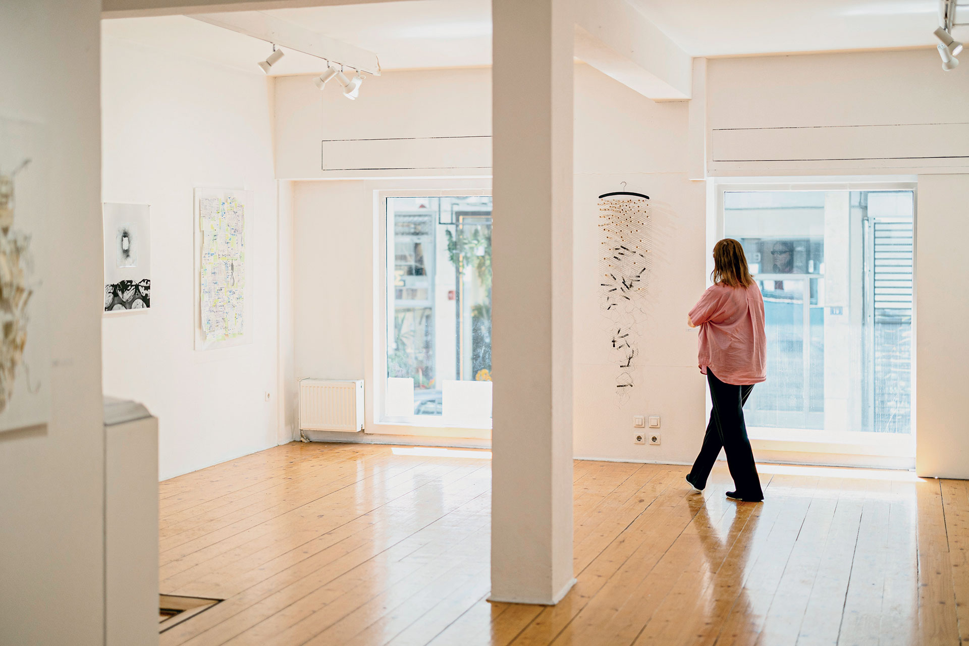 Κι όμως, η τέχνη «κρύβεται» σε δυάρια αθηναϊκών πολυκατοικιών-5