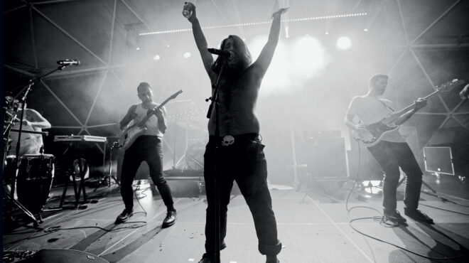 lungs-η-μπάντα-που-ανανεώνει-το-ενδιαφέρον-562976710