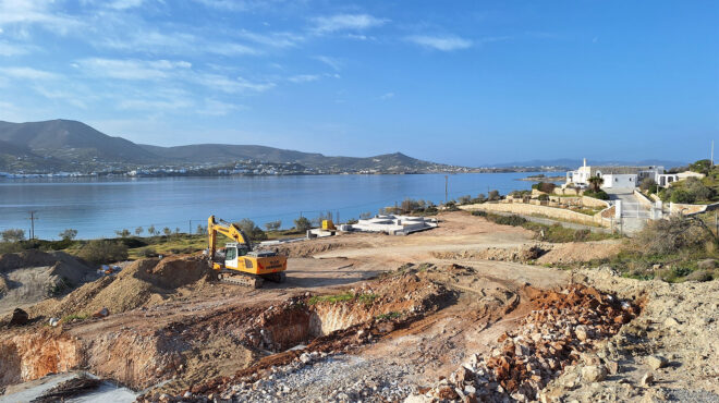 τα-πάθη-των-κυκλάδων-οι-τουρίστες-562969429