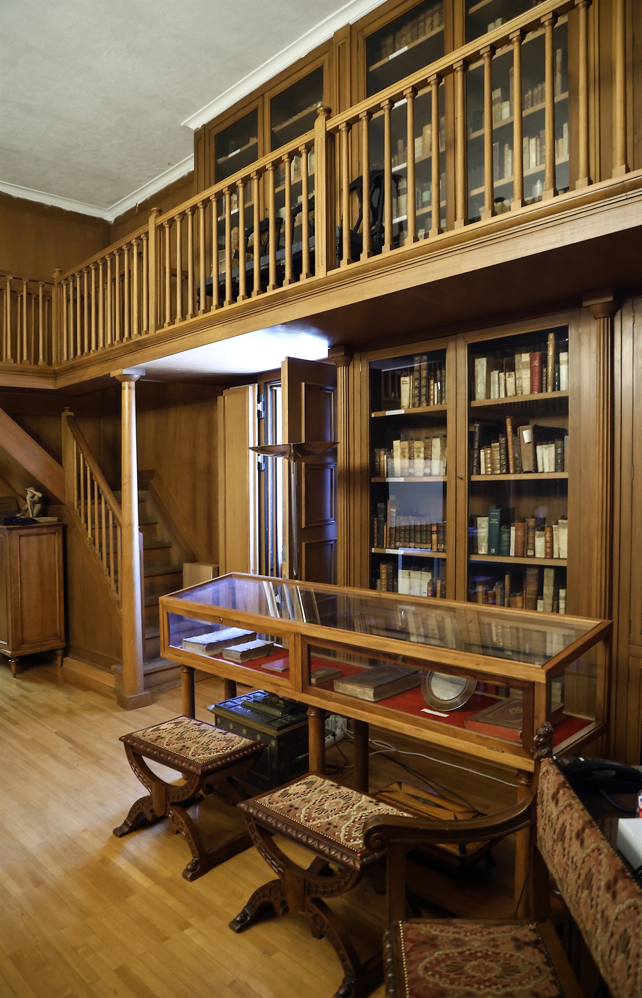 Ξεφυλλίζοντας τα αρχεία της Βουλής, προτού ψηφιοποιηθούν-3