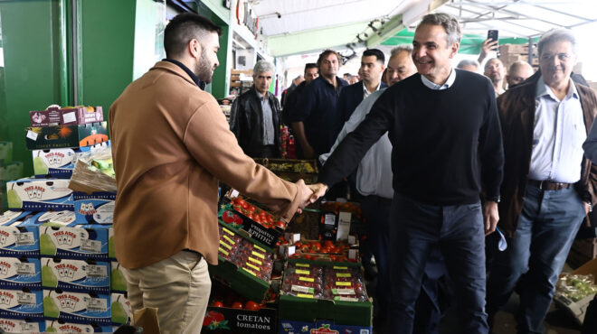 κυβέρνηση-απαντήσεις-στην-κριτική-με-562994110