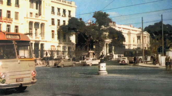 εικόνες-από-την-πλατεία-συντάγματος-τ-562981303