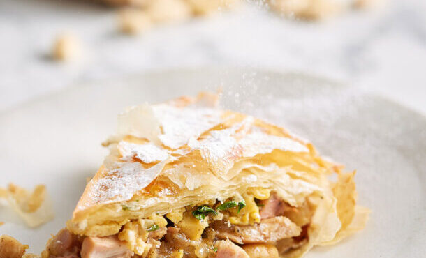 πίτα-με-κοτόπουλο-μπαχαρικά-και-αμύγδ-562992172