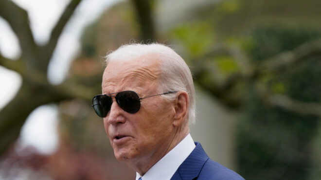 ο-μπάιντεν-διαγράφει-φοιτητικό-χρέος-562978207