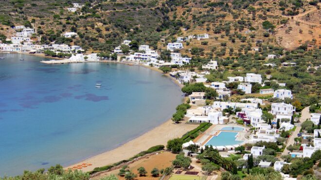 σήμα-κινδύνου-για-το-κυκλαδικό-τοπίο-562986073