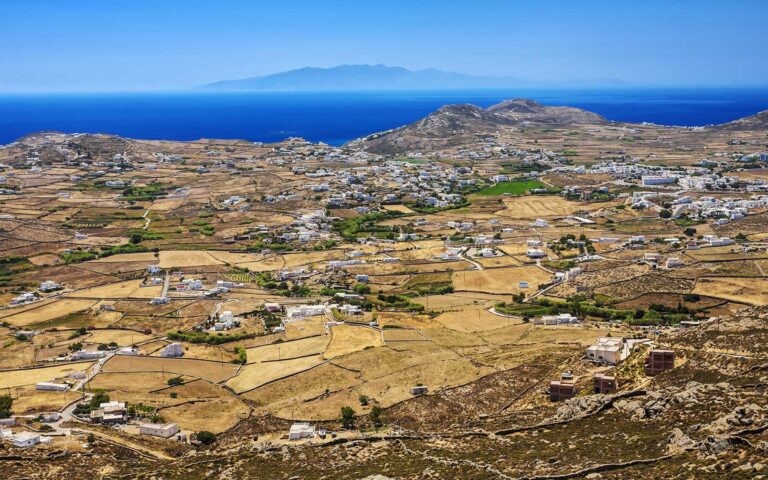 Οι λίθινες γραμμές του κυκλαδίτικου τοπίου