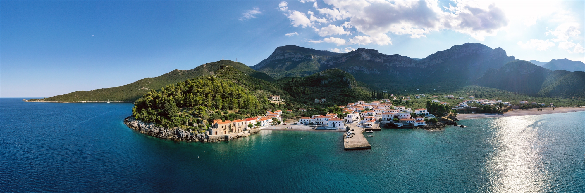 Ο ευεργέτης και το χωριό του μεγάλου βράχου-1