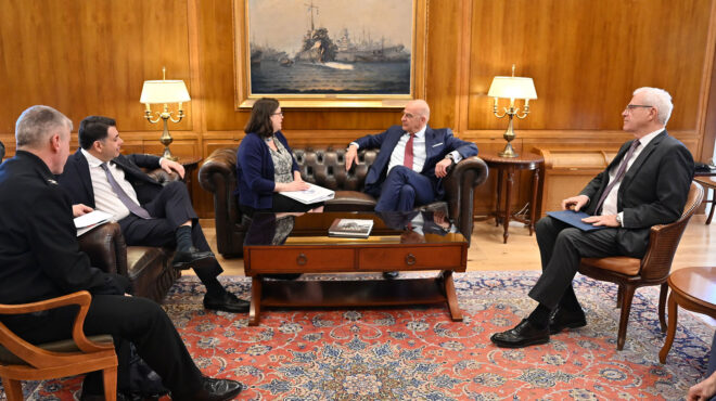 ν-δένδιας-συνάντηση-με-τη-βοηθό-υπεξ-τ-562970752