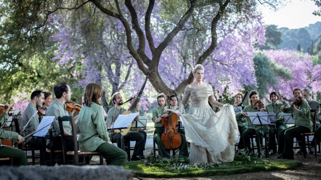 οι-μέρες-της-τζόις-ντι-ντονάτο-στην-αρχ-562985830