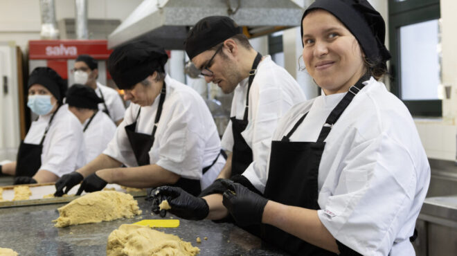 στην-εστία-άτομα-με-νοητική-αναπηρία-μ-562970707