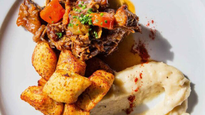 μοσχαρίσια-ουρά-σιγομαγειρεμένη-με-τ-562988536