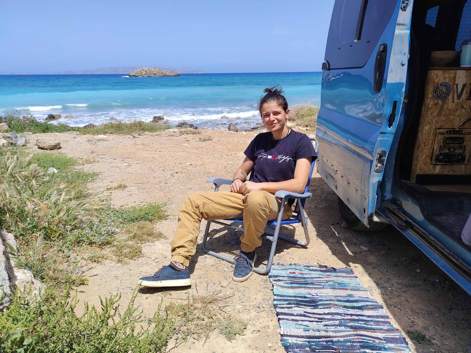 ελα-να-σε-κεράσουμε-ρακί-ταξιδεύο-562998511