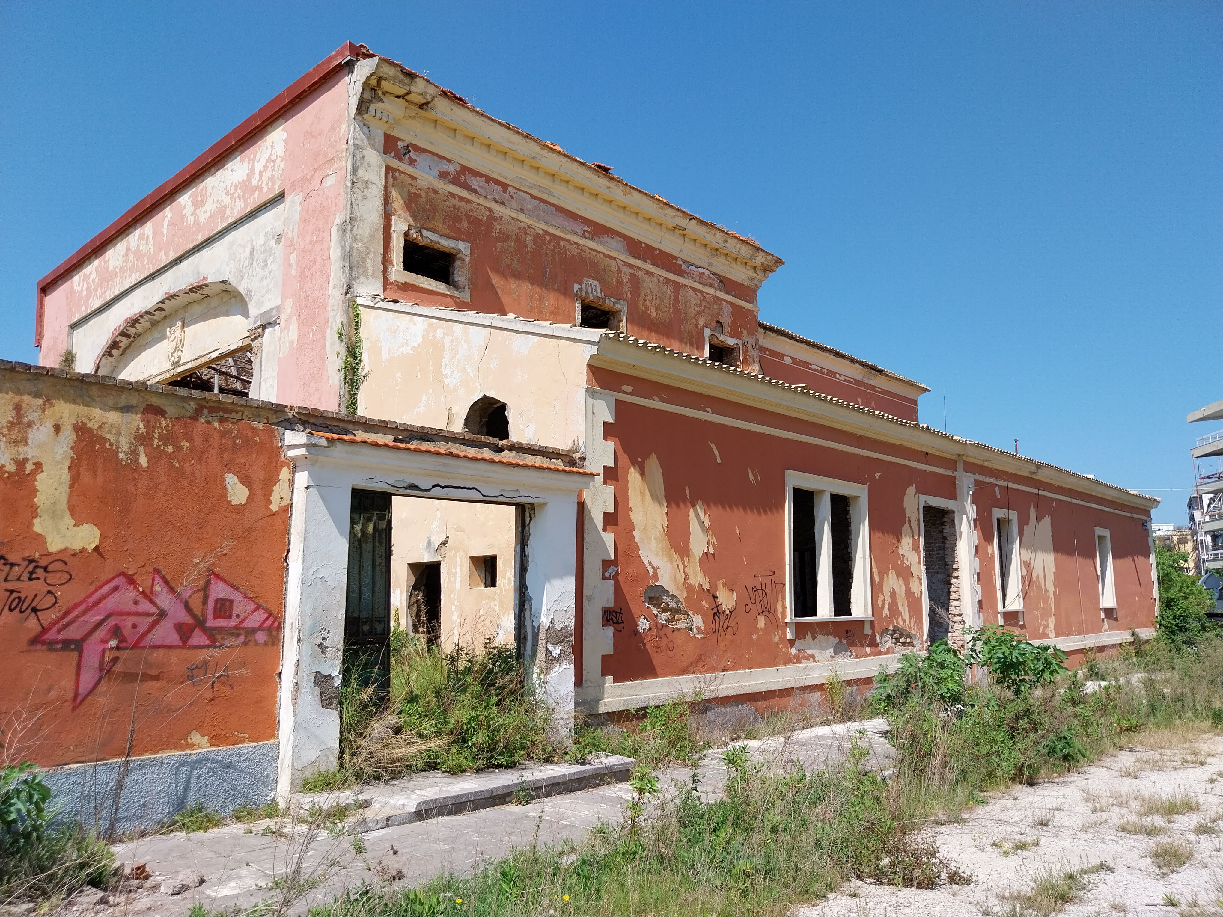 Ο «Φοίνικας» της Κέρκυρας στο κλουβί της γραφειοκρατίας-1