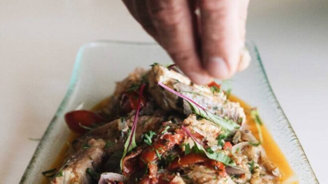 γαλέος-κρασάτος-με-ντοματίνια-και-άρω-562984054