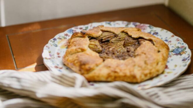 γκαλέτ-αχλάδι-με-κανέλα-και-τζίντζερ-562974199