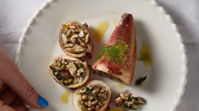 καλαμάρια-στον-φούρνο-γεμιστά-με-αρωμ-562984153