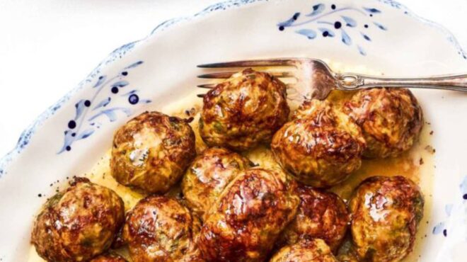κεφτεδάκια-με-μπόλια-και-γλυκάδια-μια-563005753