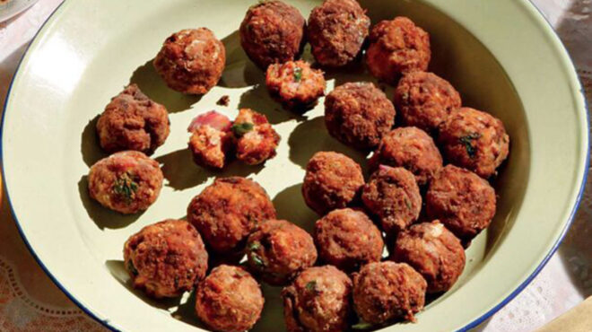 κεφτέδες-μοσχαρίσιοι-με-μπέικον-και-β-562962262