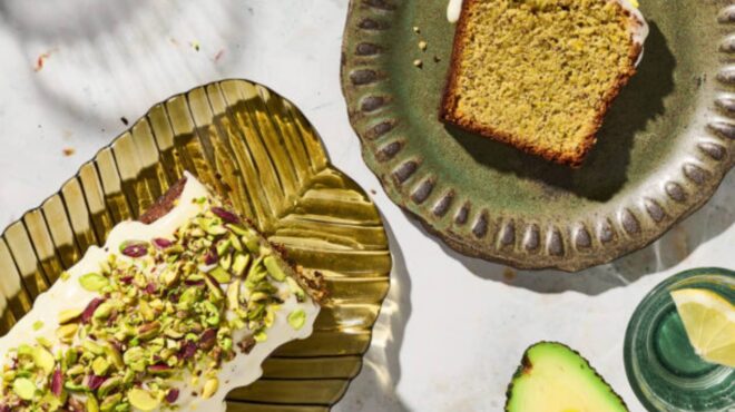 κέικ-με-αβοκάντο-λεμόνι-και-φυστίκι-562991206