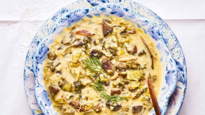 μαγειρίτσα-με-αρνίσιο-κεφαλάκι-563003731