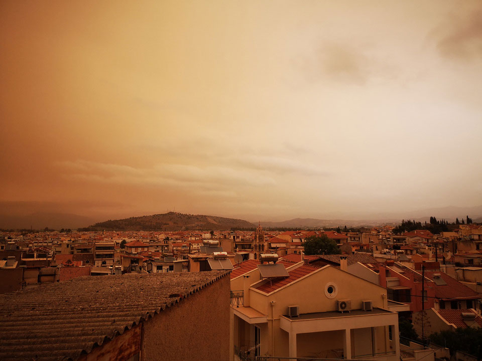 Αφρικανική σκόνη: Εικόνες… Dune στην Αθήνα και άλλες πόλεις-23