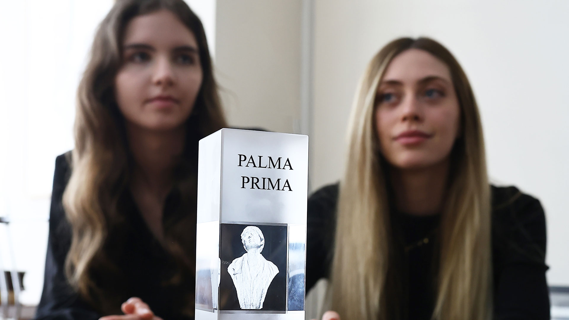 Τα κορίτσια της Νομικής Αθηνών που νίκησαν Κέμπριτζ και Οξφόρδη-5