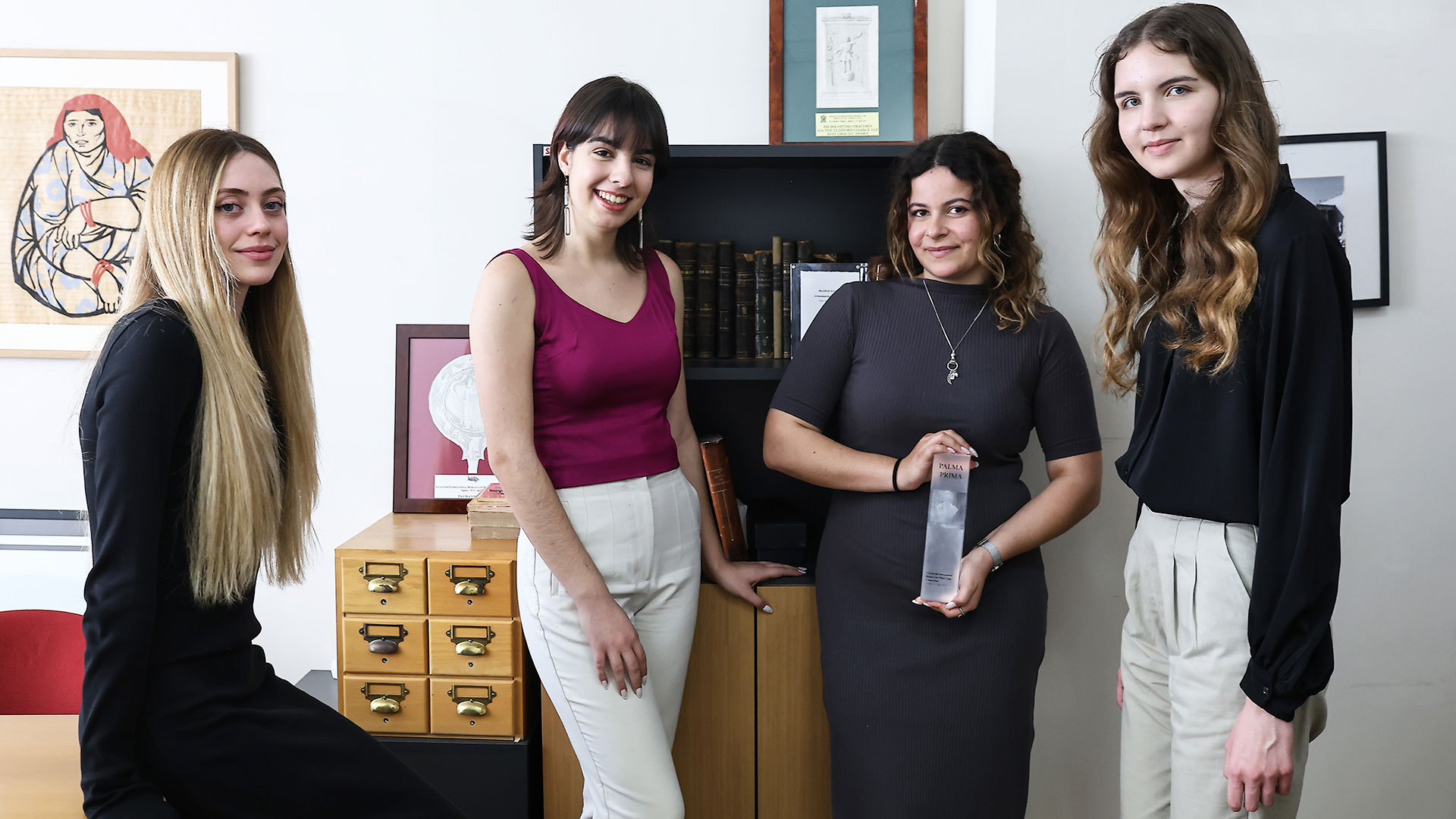 Τα κορίτσια της Νομικής Αθηνών που νίκησαν Κέμπριτζ και Οξφόρδη-7