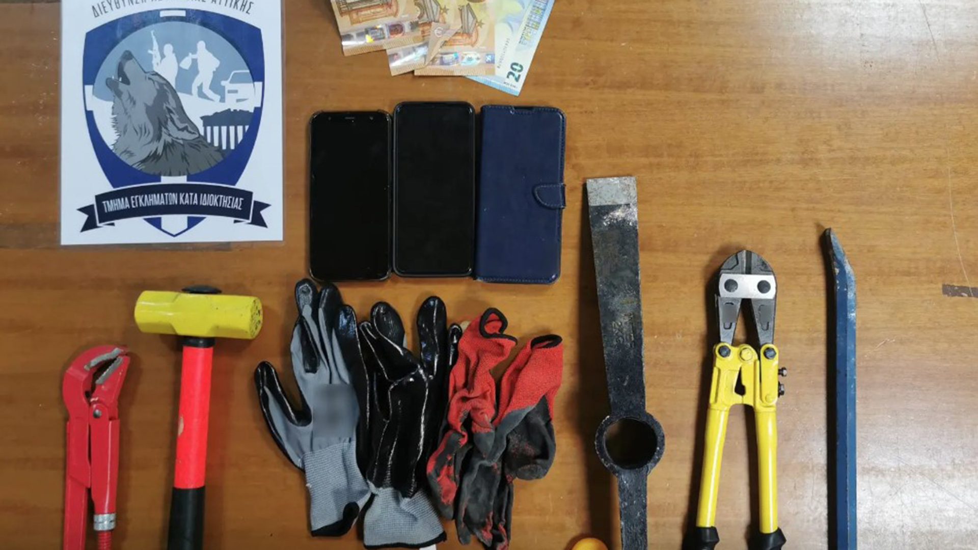 «Ροζ Πάνθηρες»: Χειροπέδες σε δύο Σέρβους της συμμορίας – Πώς χτυπούσαν κοσμηματοπωλεία της Αθήνας-1