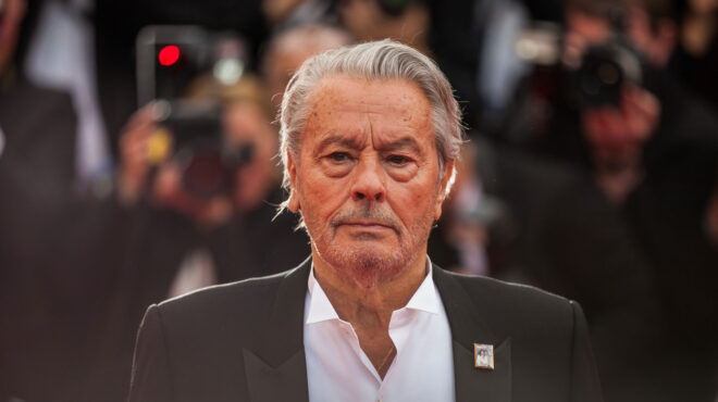 ουκρανία-παράσημο-στον-αλέν-ντελόν-γι-562987657