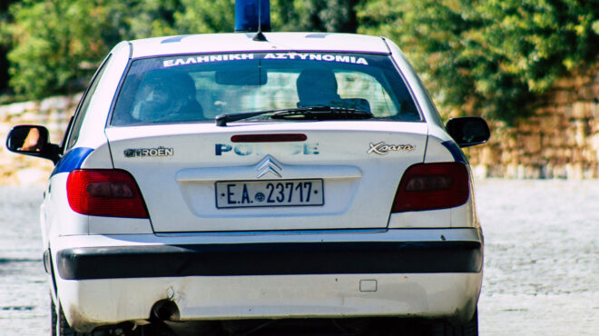 κρήτη-γάζωσαν-αυτοκίνητο-με-καλάσν-563006365