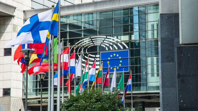 η-ε-ε-ρίχνει-γέφυρα-στη-βρετανία-για-το-562991194