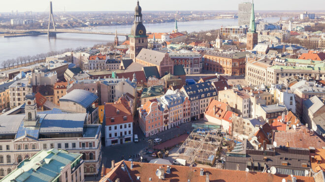 λετονία-η-κυβέρνηση-ζητά-από-τους-πολί-563003995