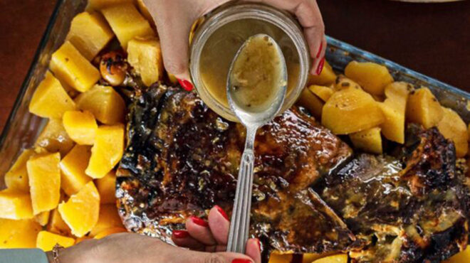 αρνί-σιγοψημένο-στον-φούρνο-με-πατάτε-563003827