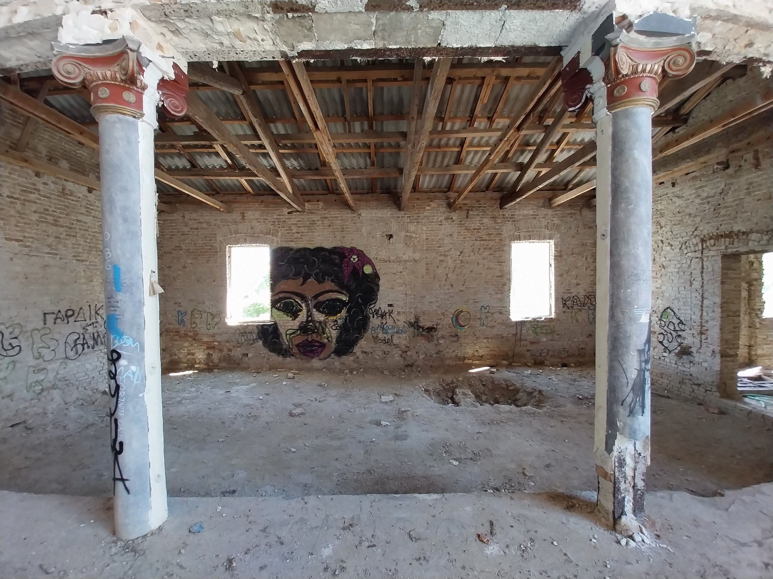 Ο «Φοίνικας» της Κέρκυρας στο κλουβί της γραφειοκρατίας-11