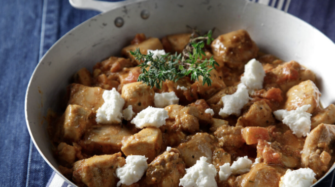 κοτόπουλο-τηγανιά-με-φέτα-562962856