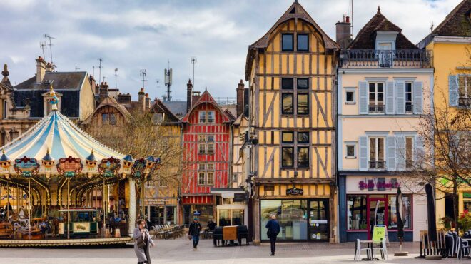 μια-μέρα-στην-τρουά-της-καμπανίας-562963309