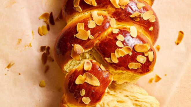 τσουρέκι-πολίτικο-563004121