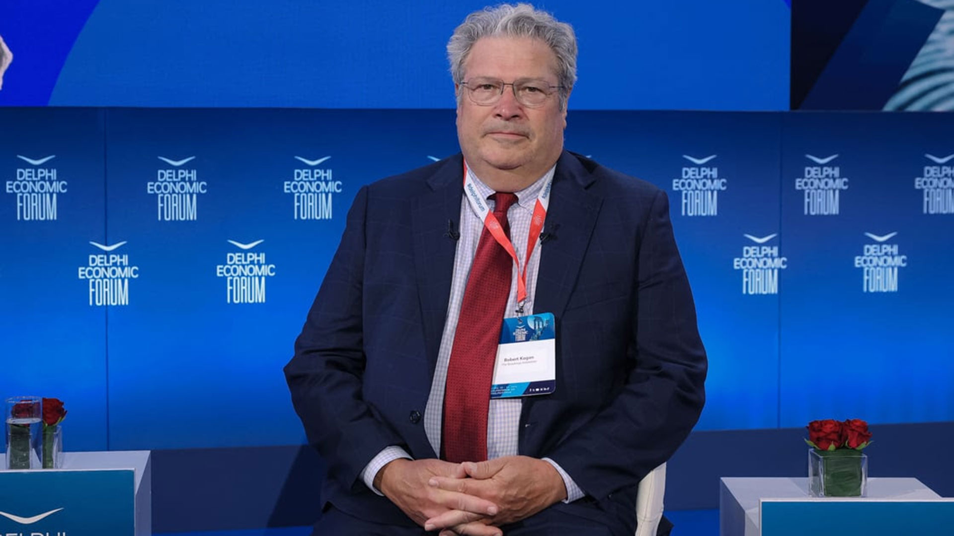 Ρ. Κέιγκαν: Αν κερδίσει ο Τραμπ, η Αμερική θα αλλάξει πολιτική προσέγγιση-1