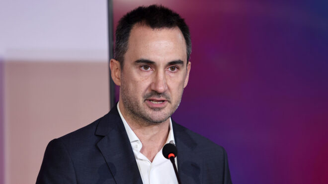 νέα-αριστερά-τροπολογία-για-τη-νομική-562960639