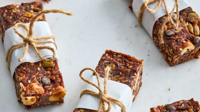 μπάρες-δημητριακών-με-χουρμάδες-και-σ-562958365