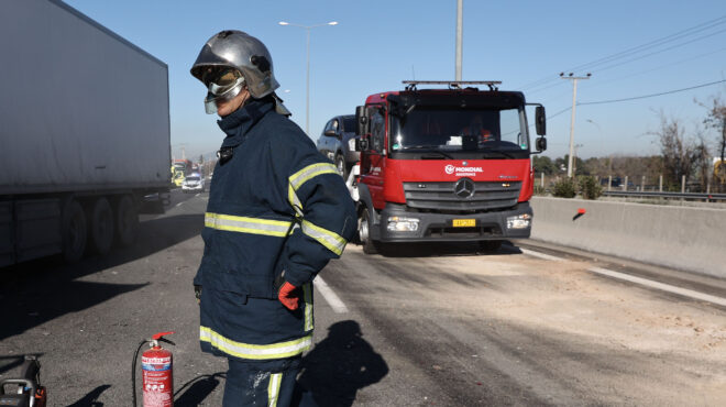 κατερίνη-σύγκρουση-βαν-με-τουριστικό-563050885