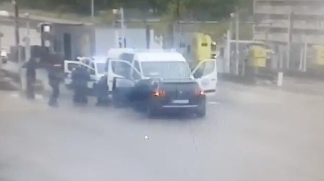 γαλλία-ανθρωποκυνηγητό-για-τη-μύγα-563025844