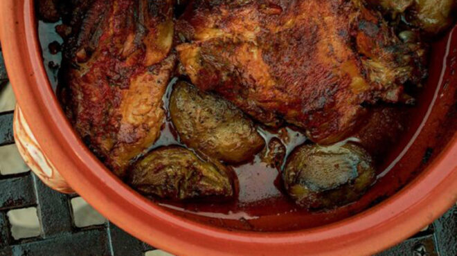 κατσικάκι-με-αγκινάρες-στη-γάστρα-563021218