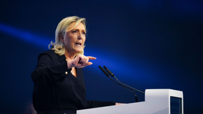 πιο-κοντά-μελόνι-και-λεπέν-μετά-τις-ε-563045848