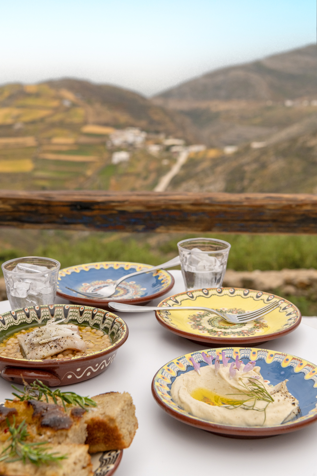 Πάσχα εκτός Αθήνας: Οκτώ ταβέρνες γαστρονομικοί προορισμοί-3