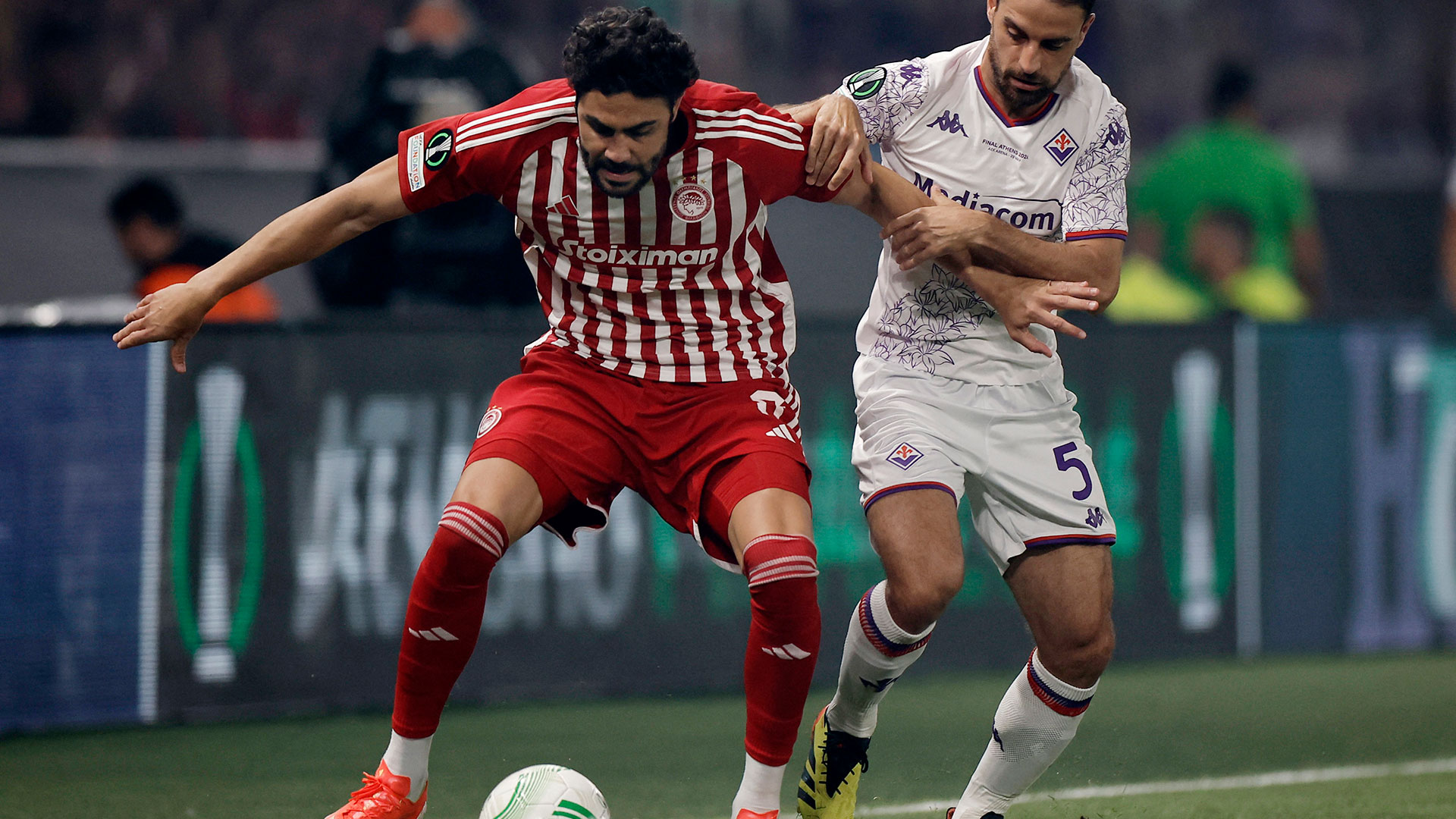 Ολυμπιακός: Ολονύχτιο πάρτι στον Πειραιά για την κατάκτηση του Conference League-9