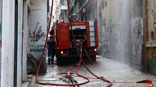 λάρισα-φωτιά-σε-μονοκατοικία-ενας-ν-563038924