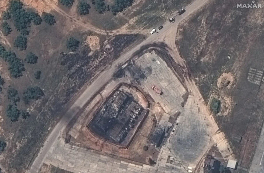 Δορυφορικές εικόνες: Κατεστραμμένα ρωσικά τζετ σε αεροπορική βάση της Κριμαίας-1