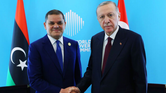 διάβημα-της-λιβύης-με-φόντο-την-αγκυρα-563036725